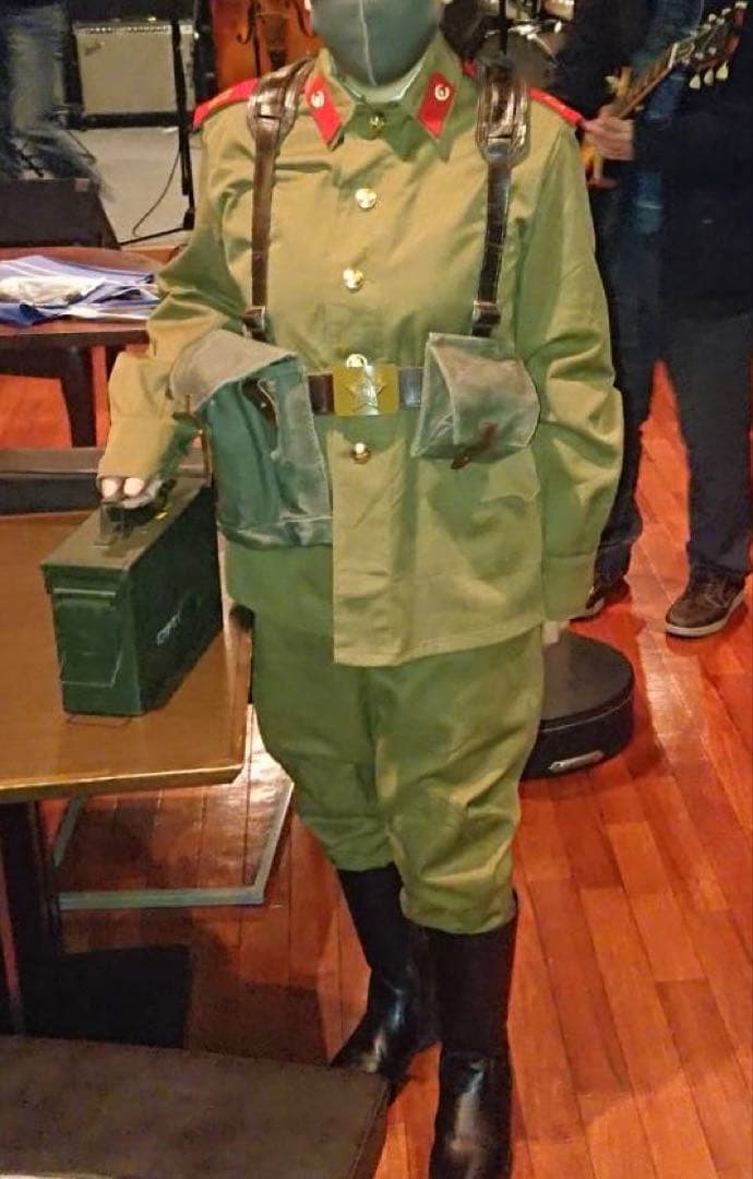 ソ連陸軍Ｍ６９制服上下　ベルト＆ポーチ2個付き