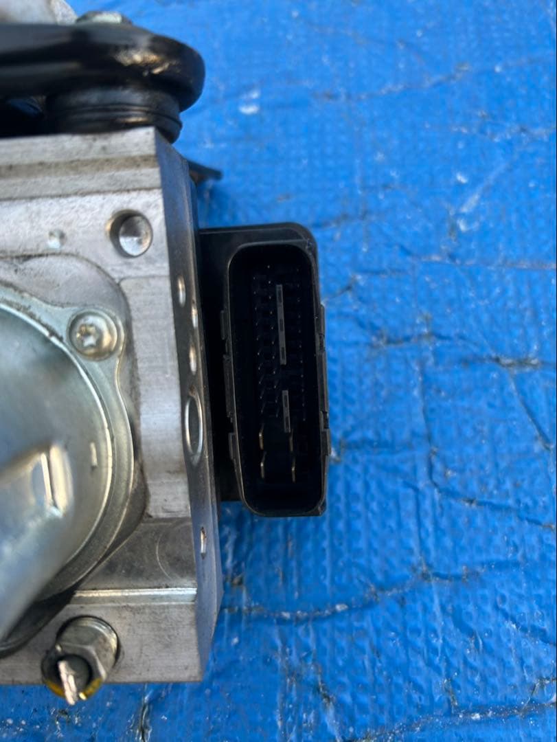 ホンダ　フィット　GP7 ABS アクチュエーター