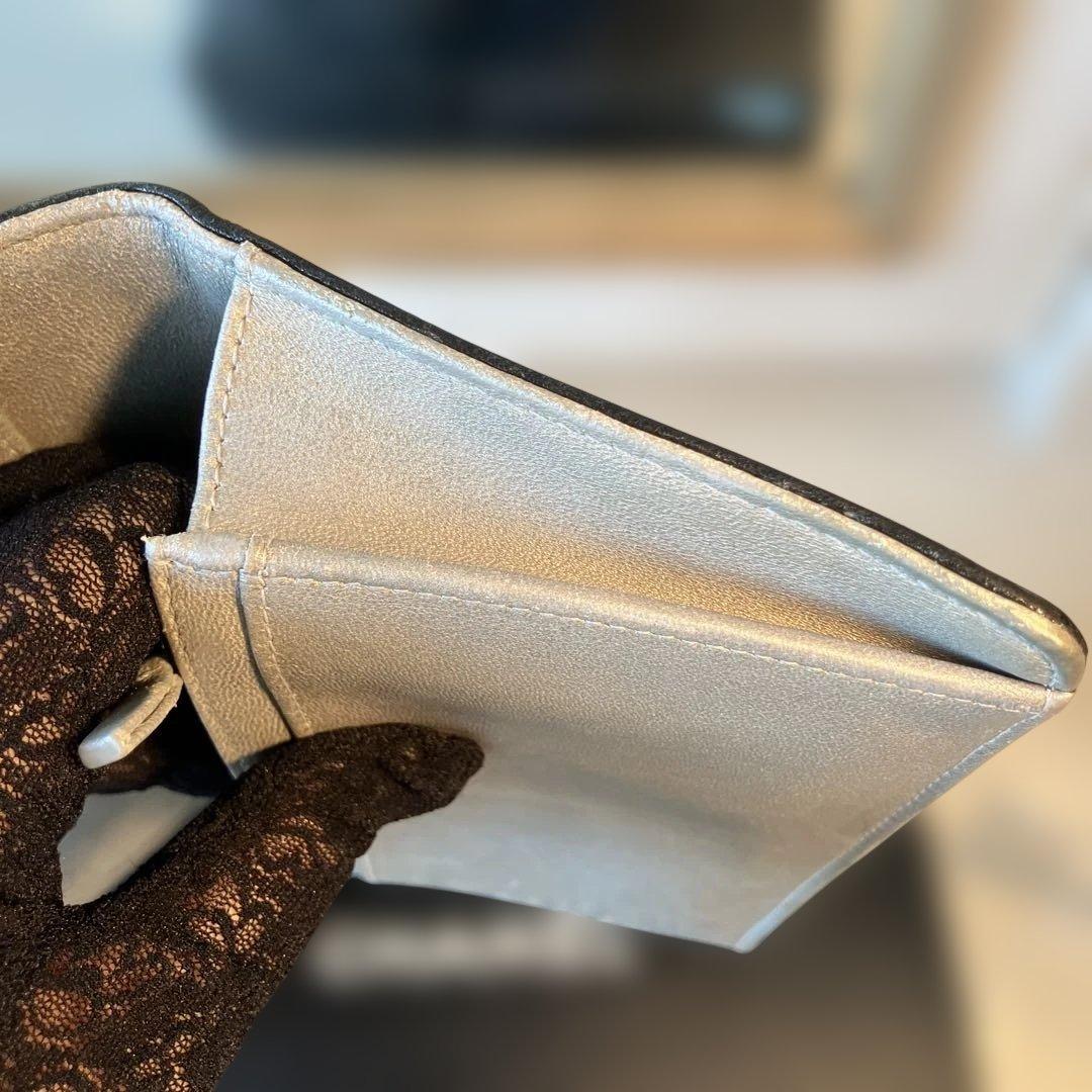 ［正規品］美品　CHANEL カメリア　長財布　　シリアルシール付き