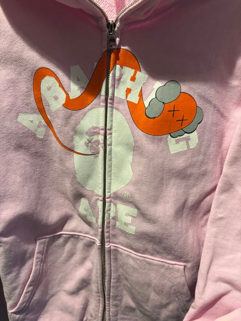 A BATHING APE ピンク パーカー　APEE
