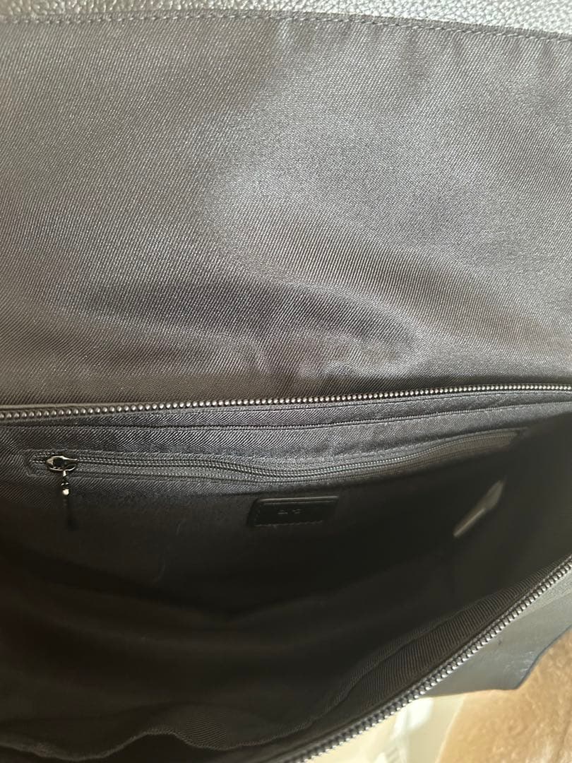 ⭐︎大人気earパピヨネドット柄ストラップの黒ショルダーバッグ