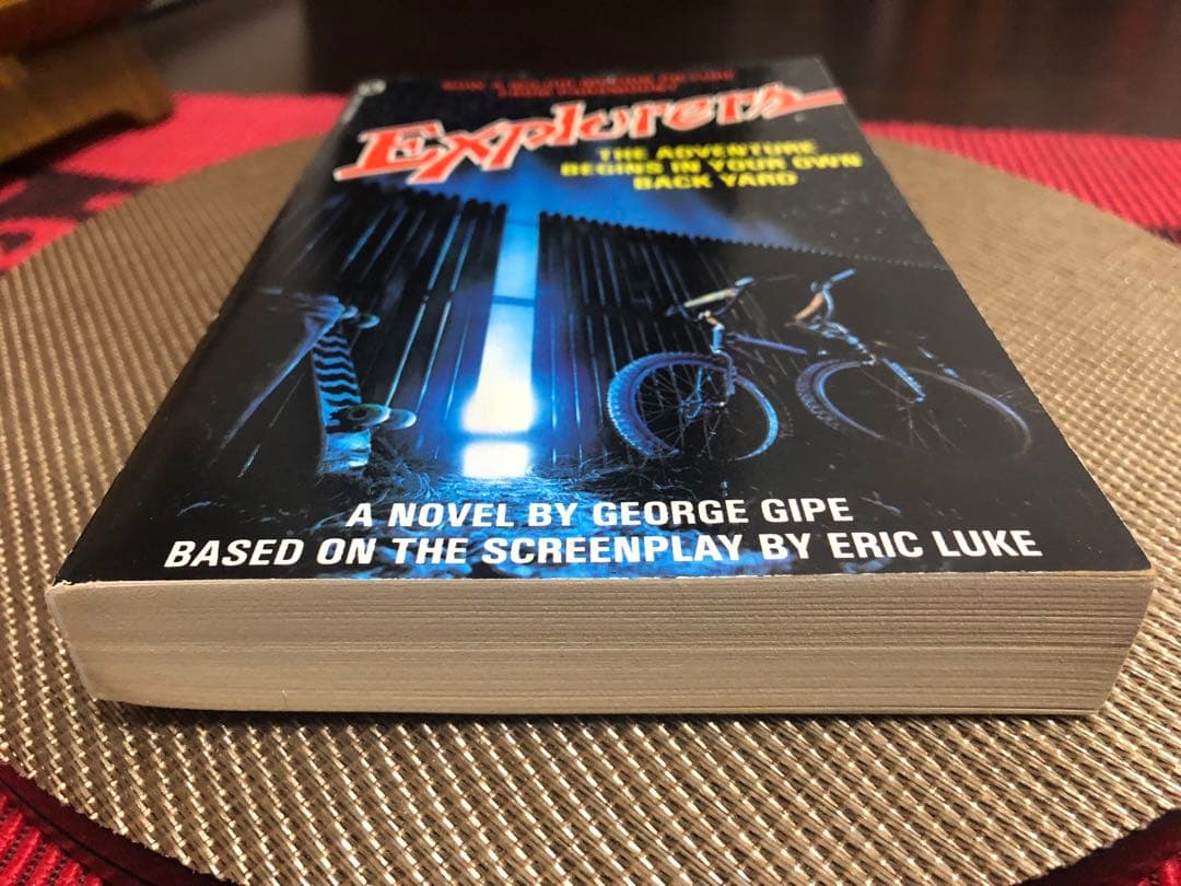 洋書 Explorers - e Gipe