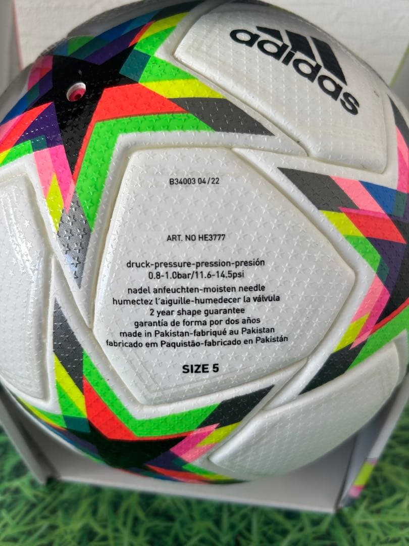 ☆新品☆送料無料☆ adidas(アディダス) フィナーレプロ☆サッカーボール☆