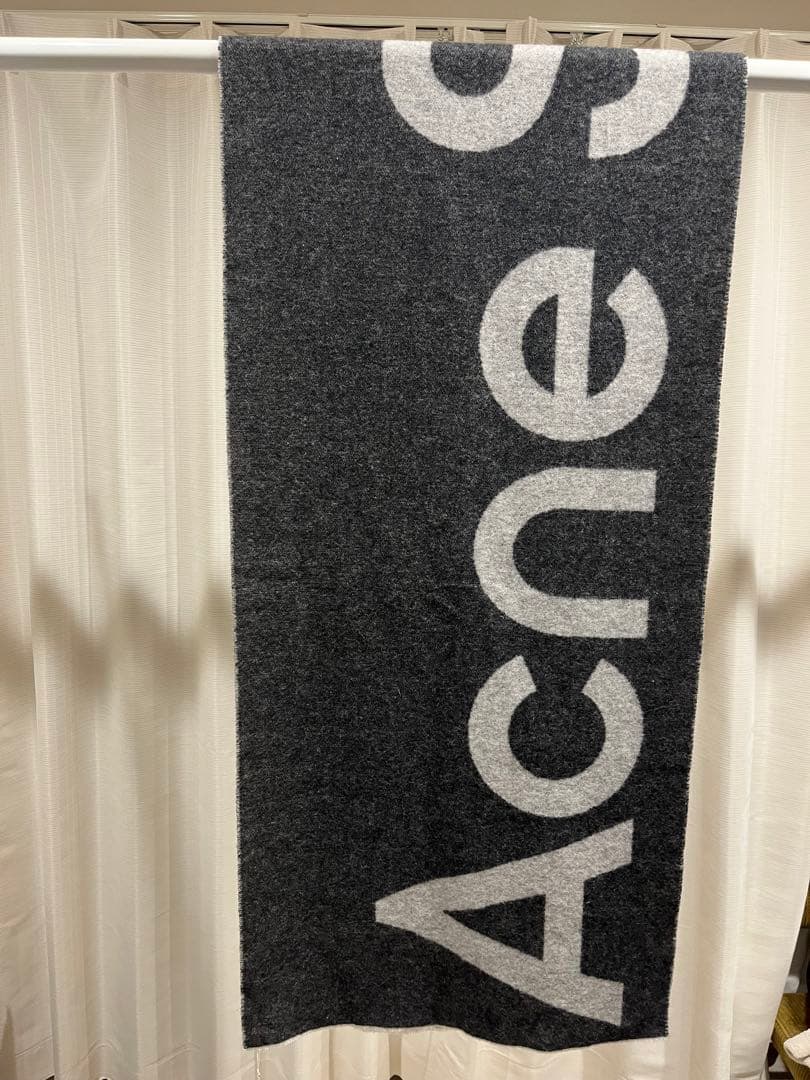 【新品】Acne Studios ロゴジャカードスカーフ