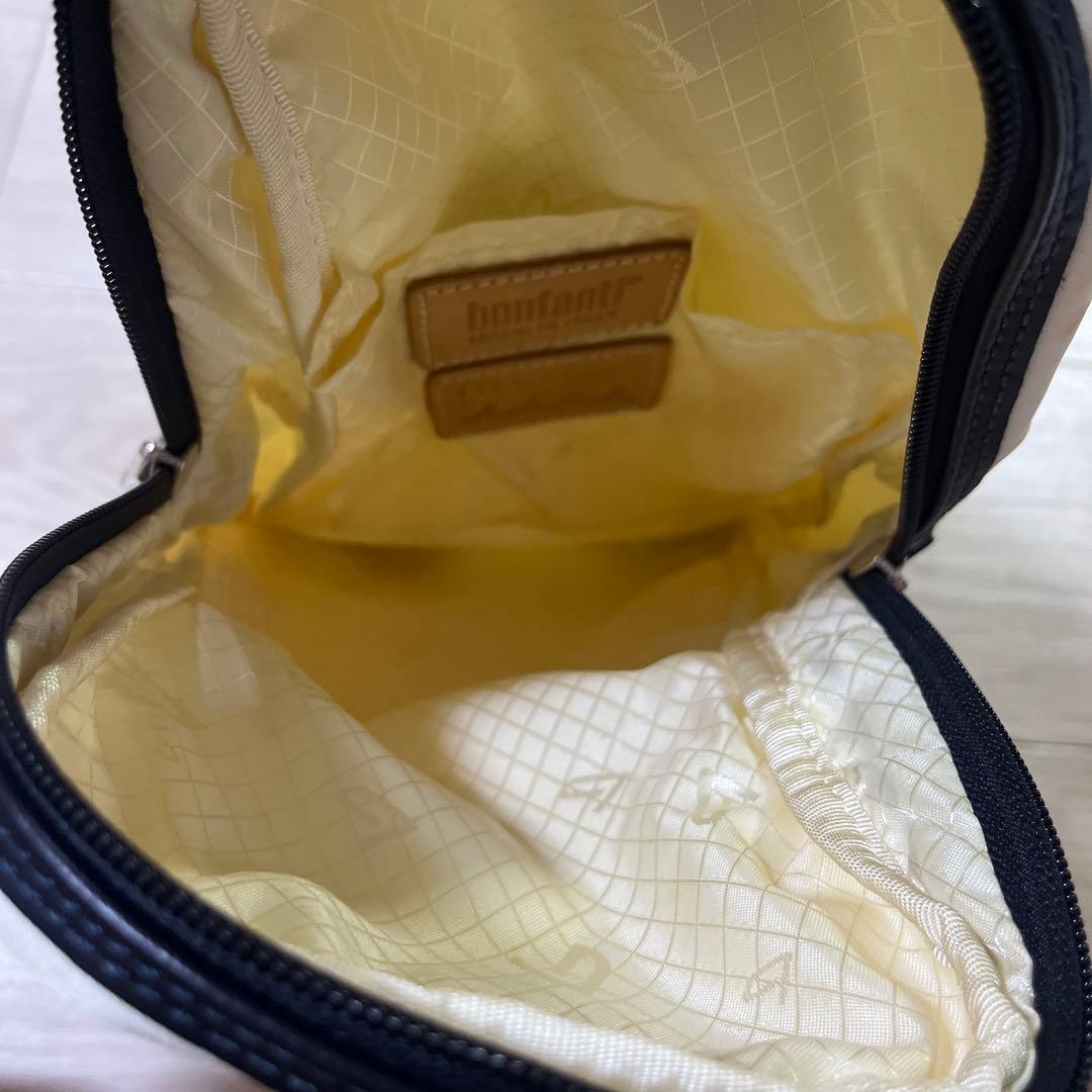 クリーム色 アンカー刺繍 スリングバッグ