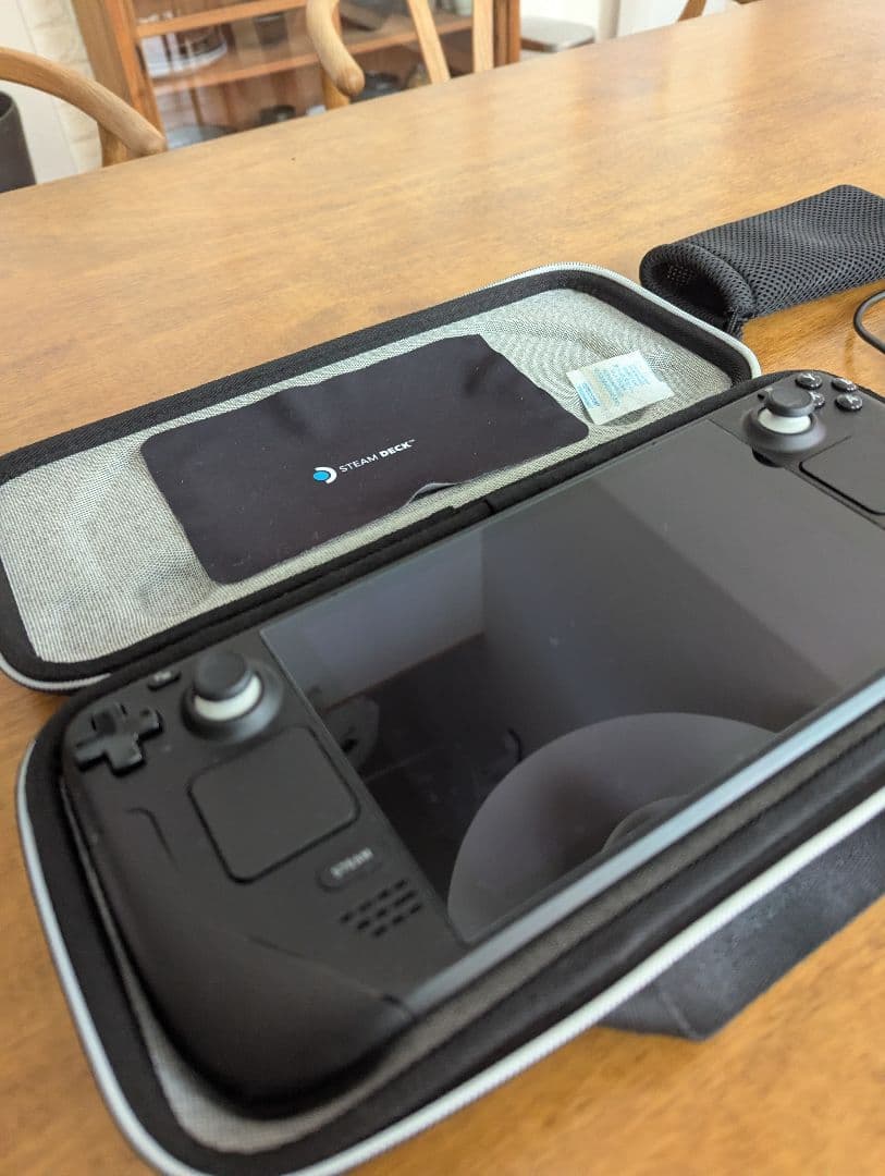 Steam Deck LCD 512GBモデルとmcsd512GB