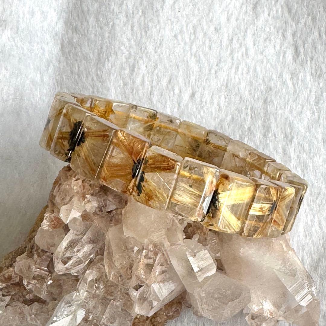 太陽放射 ゴールドルチルクォーツ バングル ブレスレット タイチンルチル