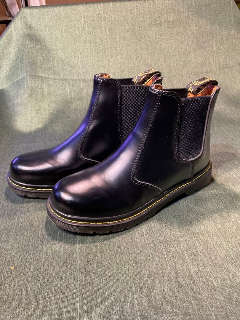 定番Dr.Martens サイドゴアチェルシーブーツ新品同様EU42 UK8