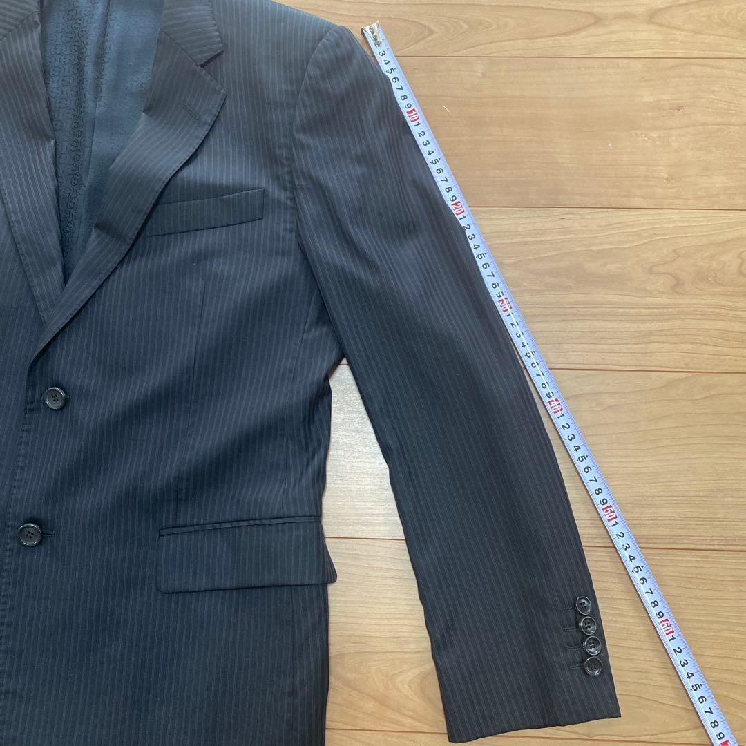 GUCCIストライプスーツブラックにネイビーストライプ52