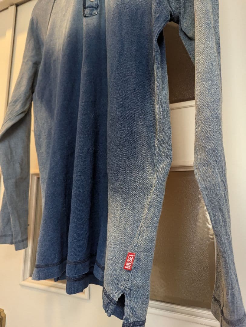 DIESEL 24年モデル美品 予備ボタン付き ヘンリーネック長袖Tシャツ