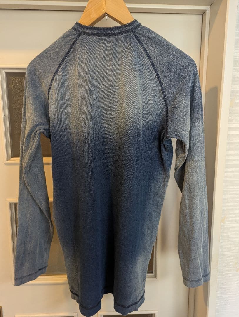 DIESEL 24年モデル美品 予備ボタン付き ヘンリーネック長袖Tシャツ