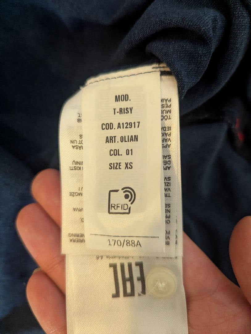 DIESEL 24年モデル美品 予備ボタン付き ヘンリーネック長袖Tシャツ