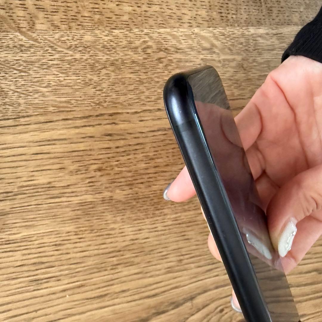 iPhone SE 64GB SIMフリー