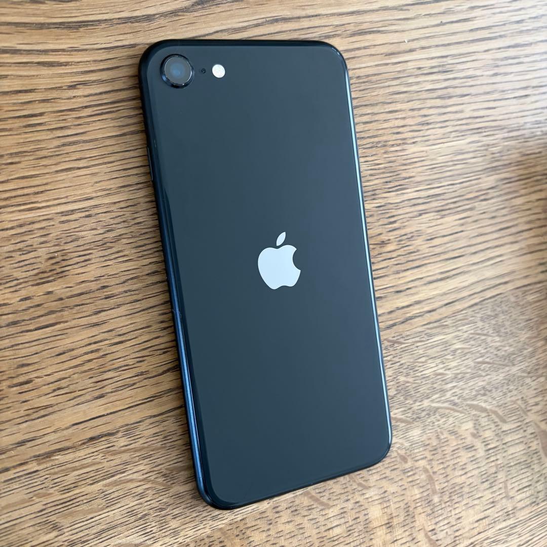 iPhone SE 64GB SIMフリー