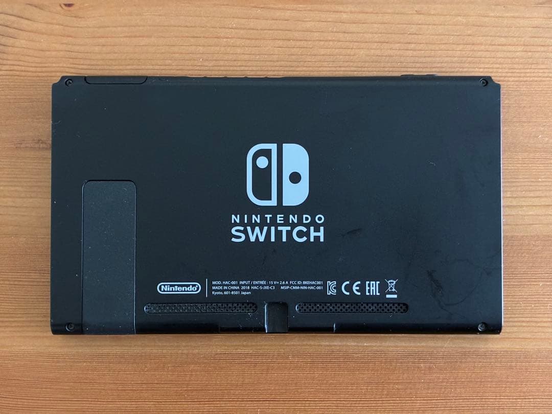 Nintendo Switch 本体 + SDカード + キャリングケース
