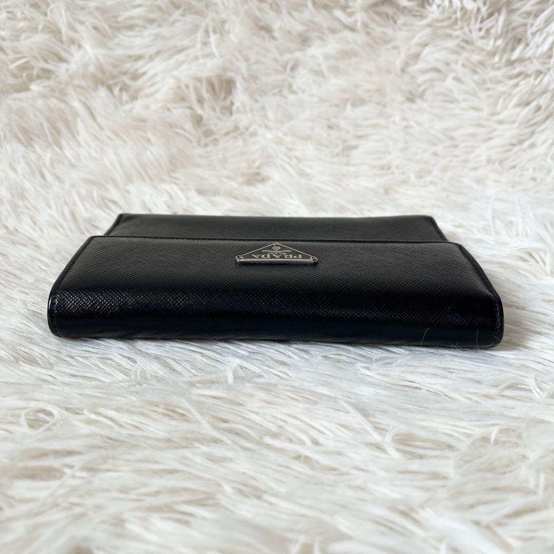 未使用級✨PRADAプラダ　三つ折り財布　サフィアーノ　レザー　ブラック