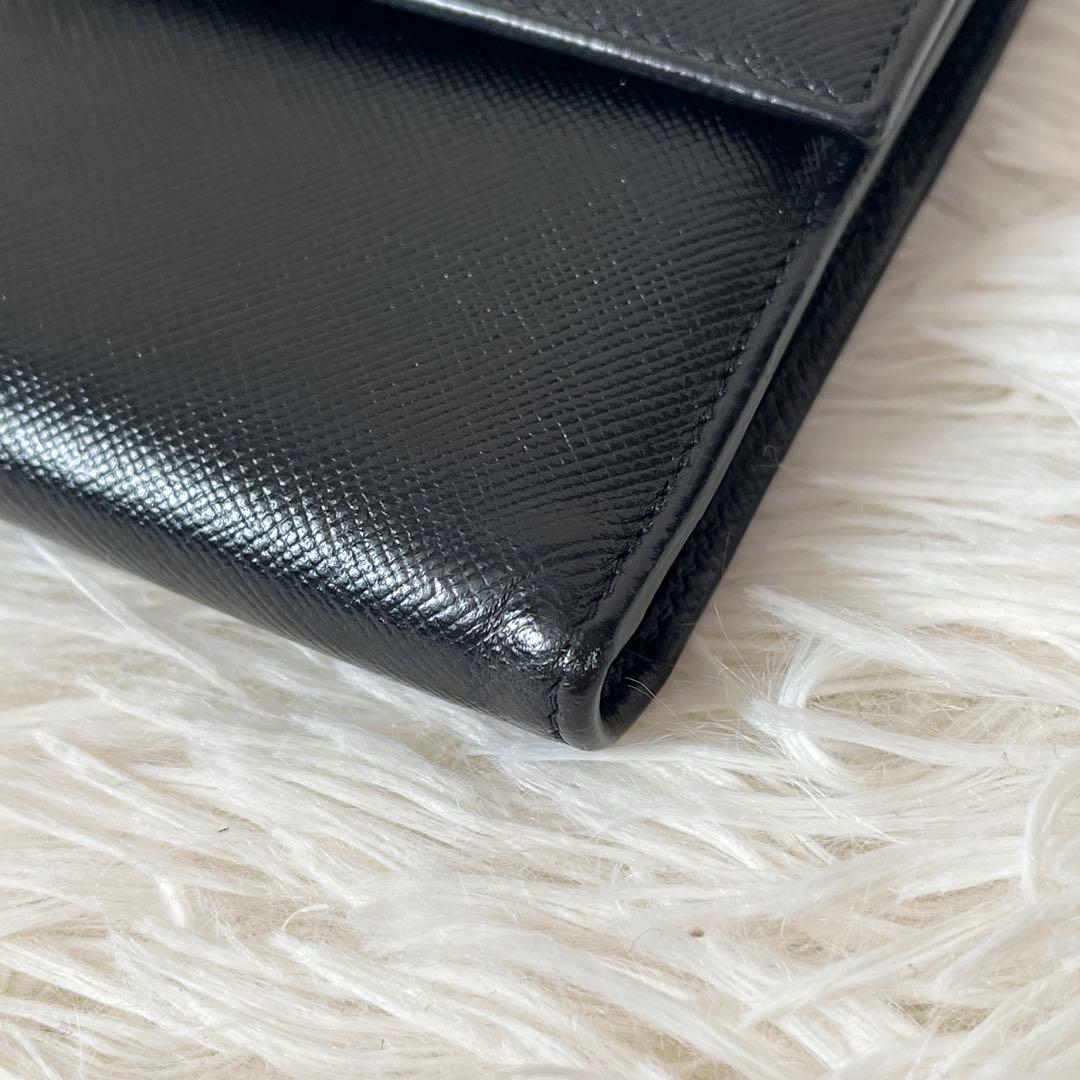 未使用級✨PRADAプラダ　三つ折り財布　サフィアーノ　レザー　ブラック