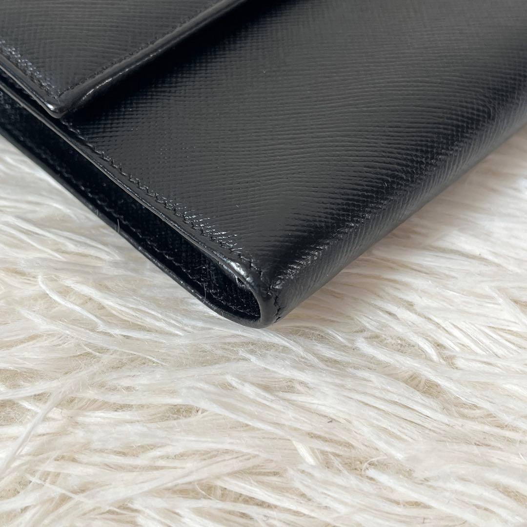 未使用級✨PRADAプラダ　三つ折り財布　サフィアーノ　レザー　ブラック