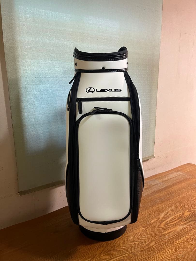 【新品・未使用】Lexus キャディバッグ ホワイト　アイアンカバー付き