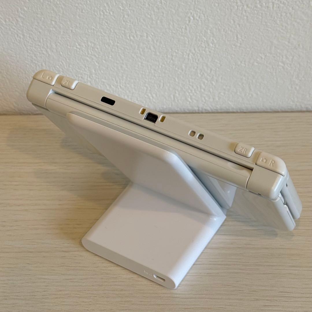 【極美品】Newニンテンドー3DS LL パールホワイト 箱付き 3-075