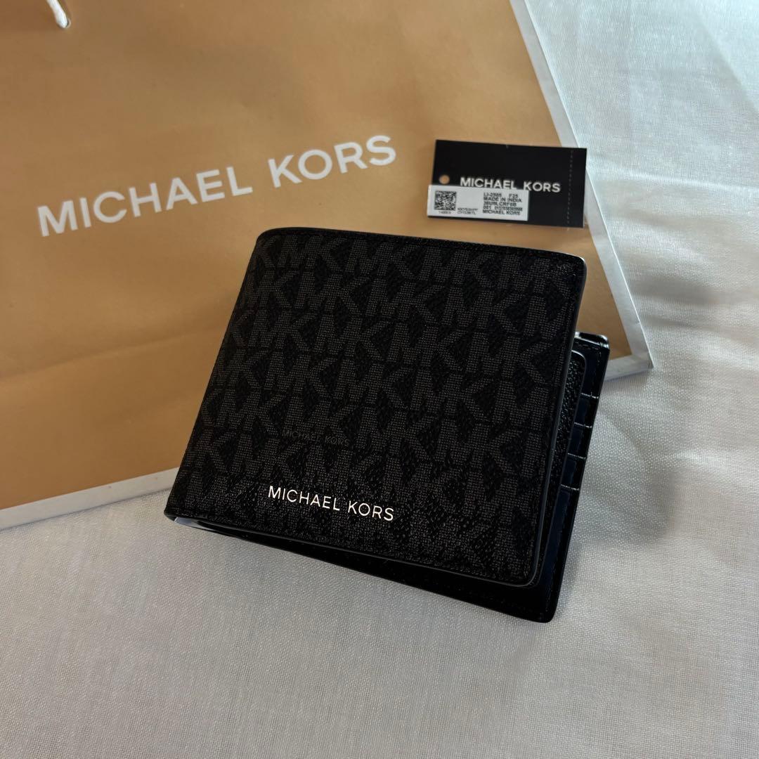 【新品・未使用】MICHAEL KORS 二つ折り財布とパスケースセット