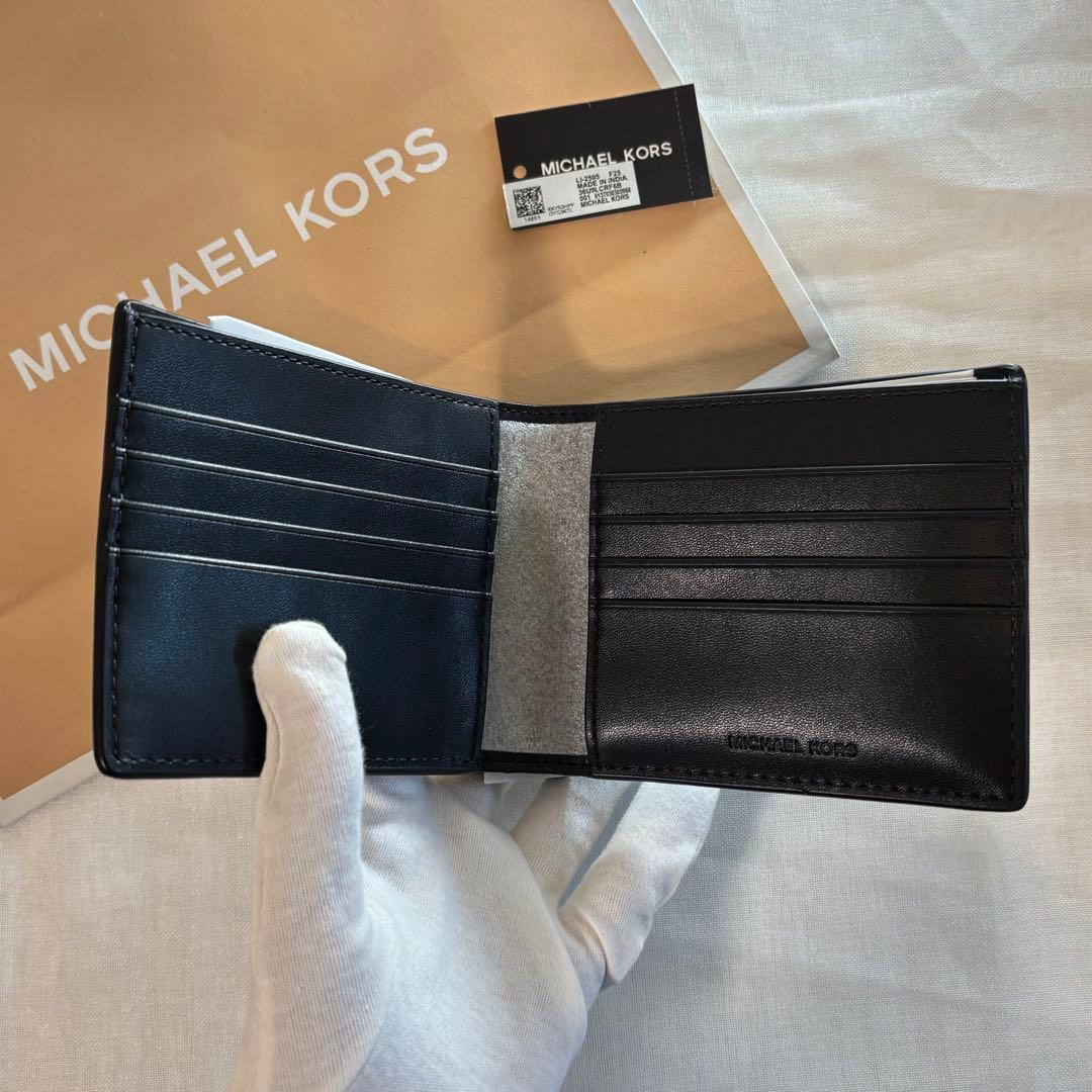 【新品・未使用】MICHAEL KORS 二つ折り財布とパスケースセット