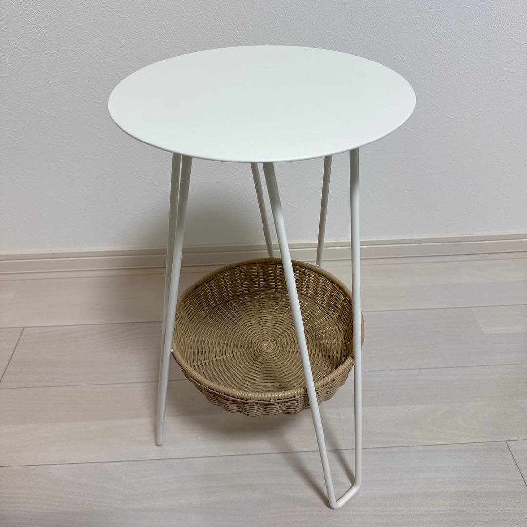 イデ― IDEE WALLABY SIDE TABLE White