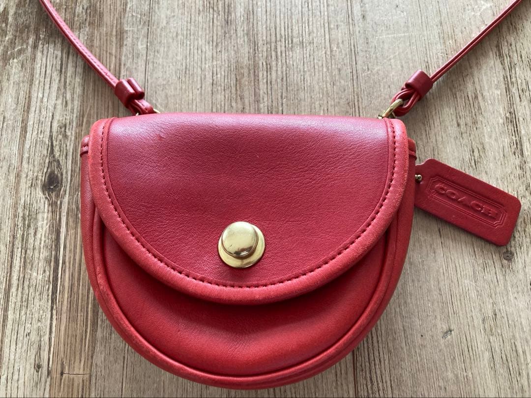 レッドレザーショルダーバッグ