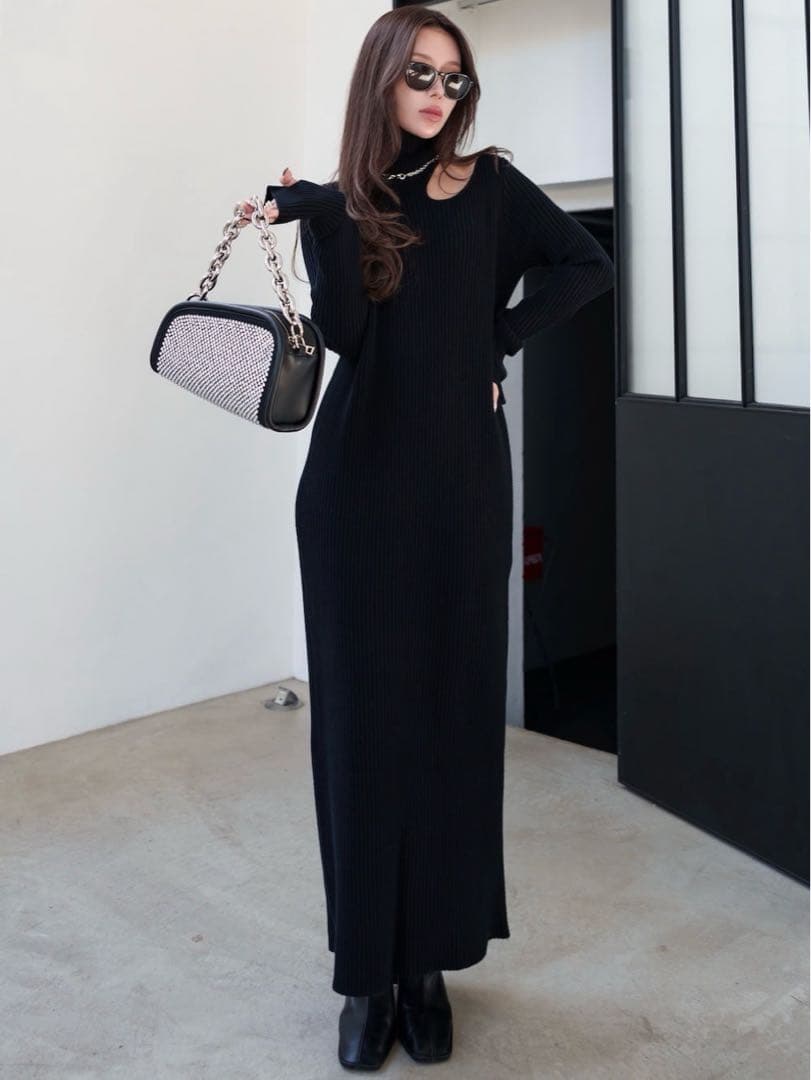 Glam Lips デコルテ CUTOUT ニット ワンピース　ブラック