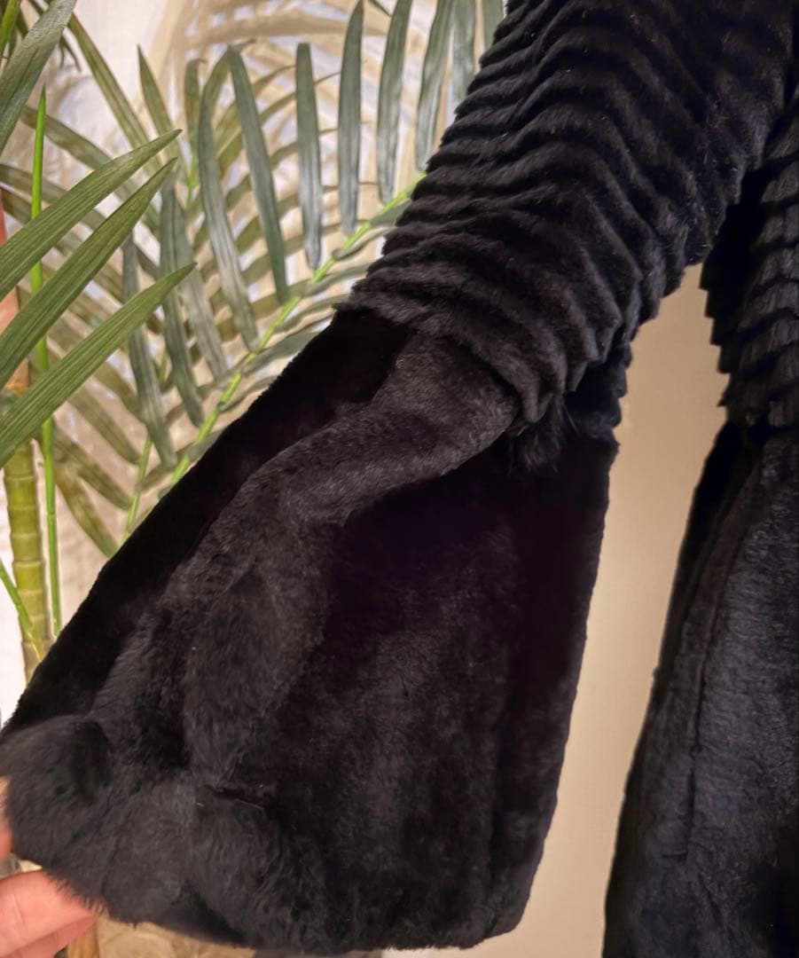 新品同様インポート黒ブラック袖フレア美ラインリアルファーコート希少小さいサイズ