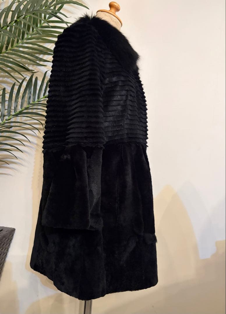 新品同様インポート黒ブラック袖フレア美ラインリアルファーコート希少小さいサイズ