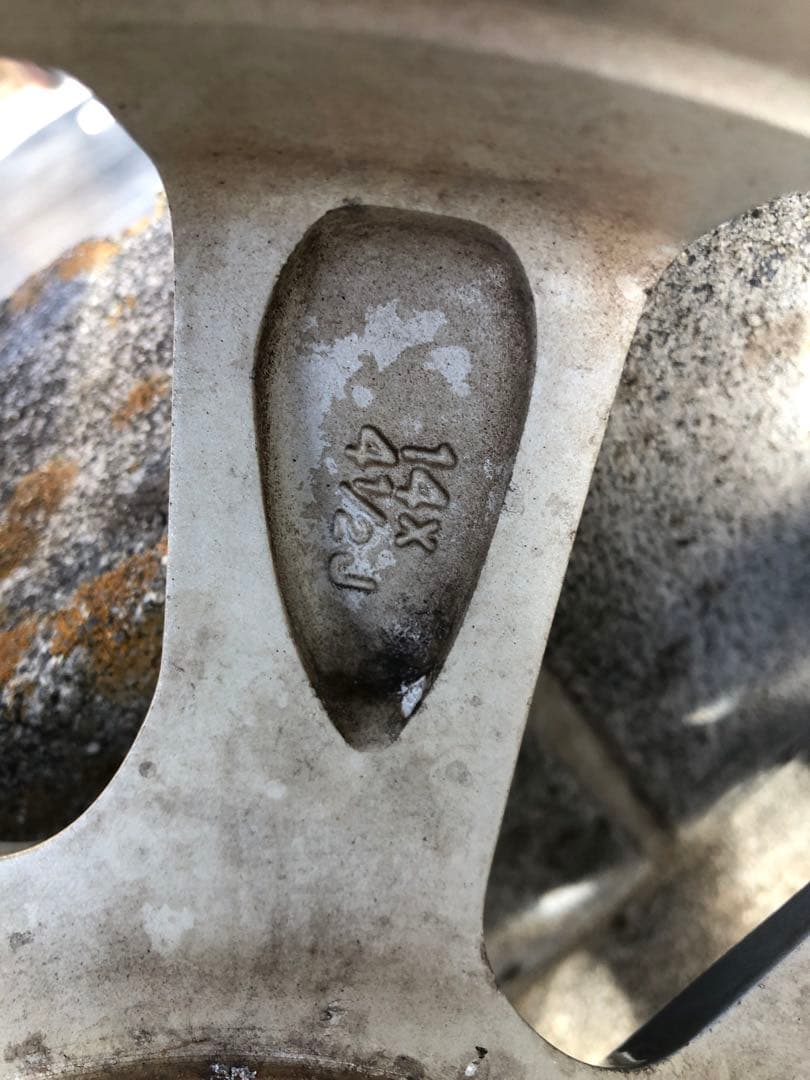 とらさん専用　ダイハツ純正中古　155/65/14 ハブ径54、4穴