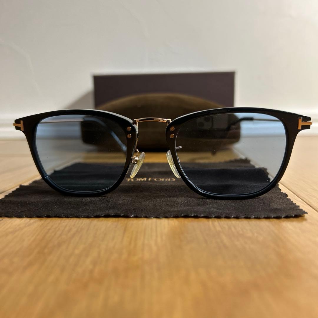 トムフォード サングラス TOM FORD TF672 01V