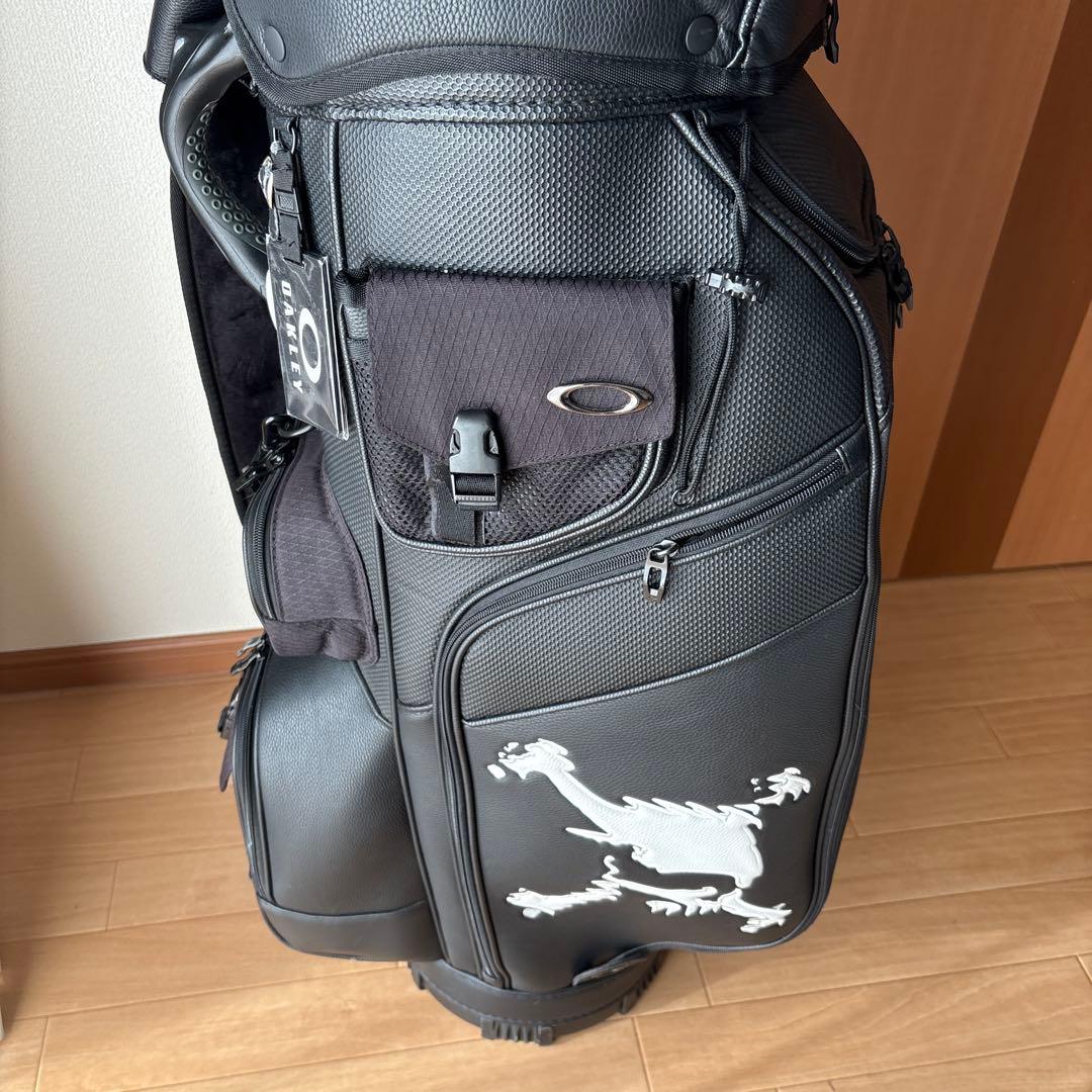 ハイタイド　OAKLEY ブラック キャディバッグ　9型