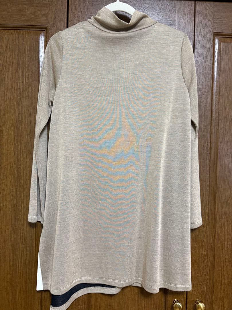 新品　HIROKO KOSHINO ベージュ タートルネック チュニック