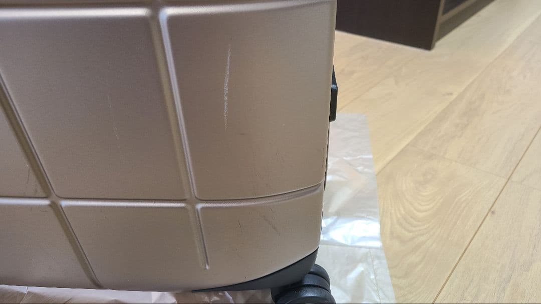 [サムソナイト] スーツケース タイリウム スピナー69 アイボリーゴールド