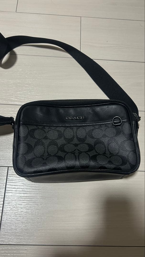 COACH ブラック ショルダーバッグ