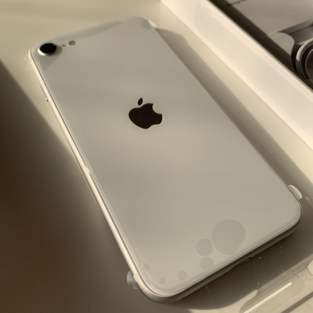 【未使用品】iPhone SE 第2世代 128GB SIMフリー ホワイト