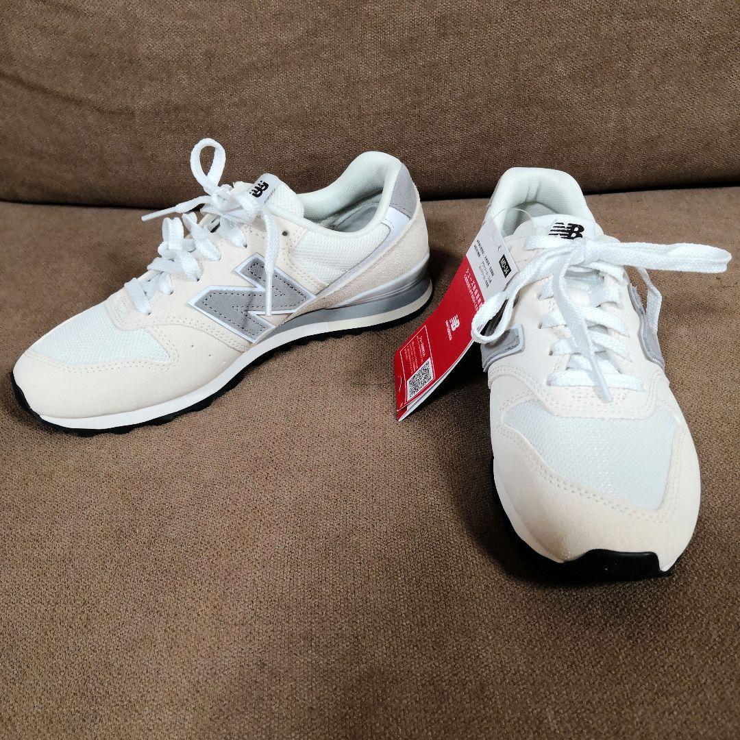 【未使用タグ付】人気✨ニューバランス WL996SJ2 ライトベージュ 23cm