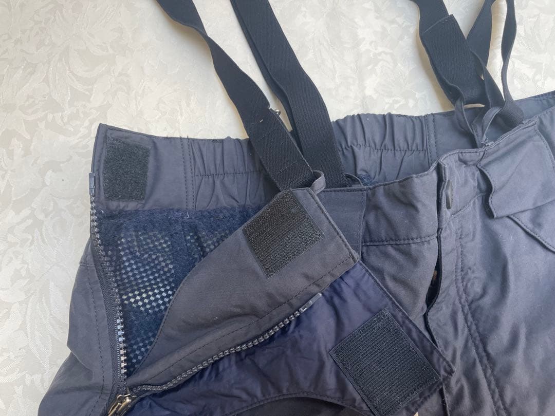 Patagonia パタゴニアブ　スキーウェア スノボーパンツ　メンズＭ