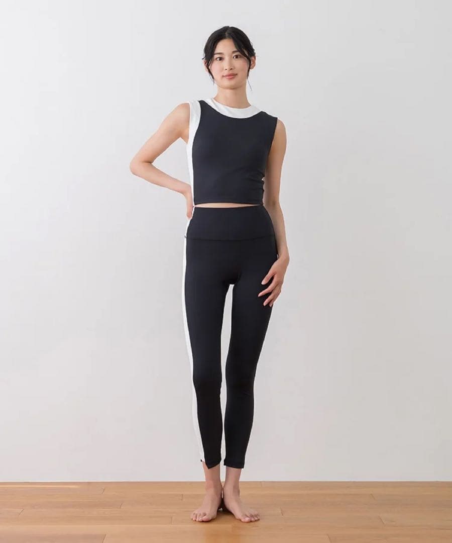 LABA SUKALA バイカラーアシンメトリーレギンス　黒　Ｍサイズ