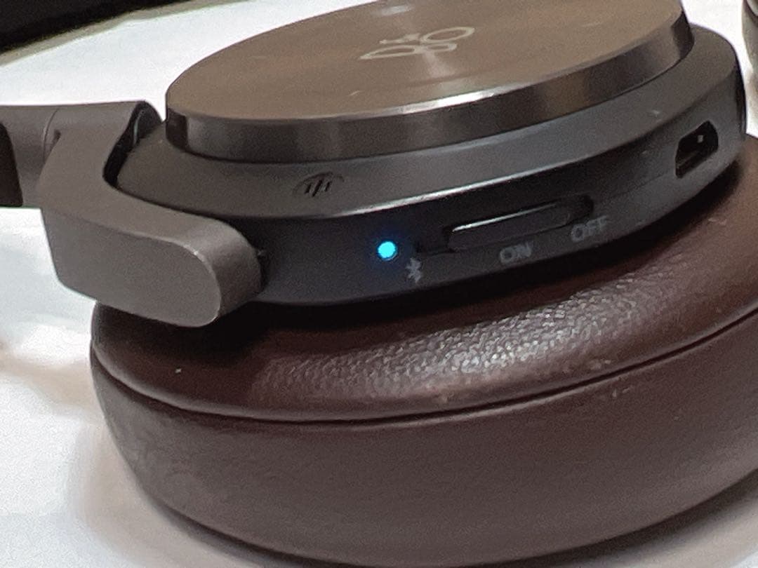 Bang & Olufsen Beoplay ワイヤレスオンイヤーヘッドホン