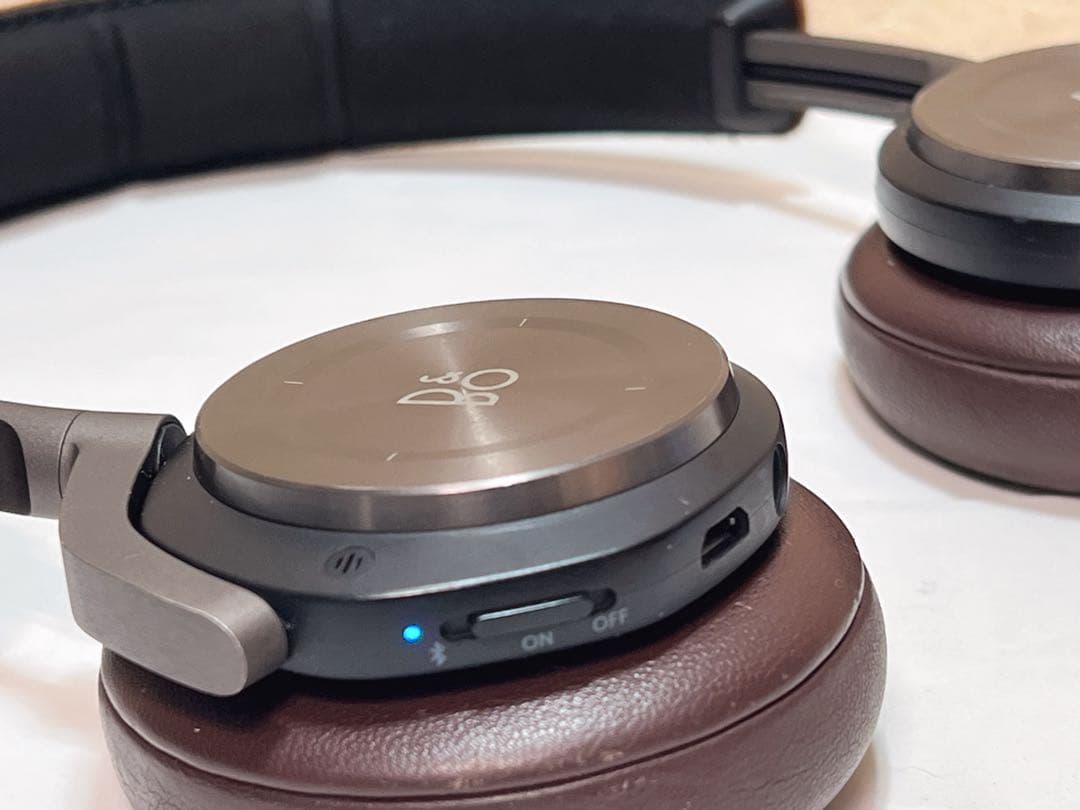 Bang & Olufsen Beoplay ワイヤレスオンイヤーヘッドホン
