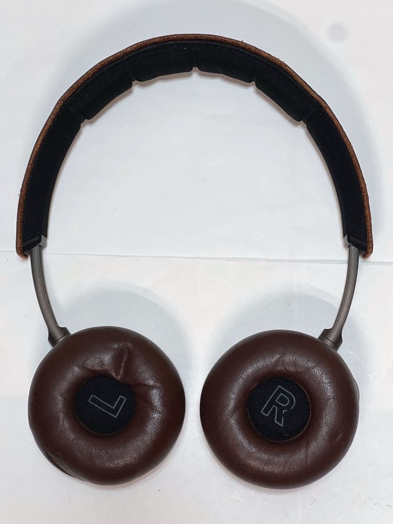 Bang & Olufsen Beoplay ワイヤレスオンイヤーヘッドホン