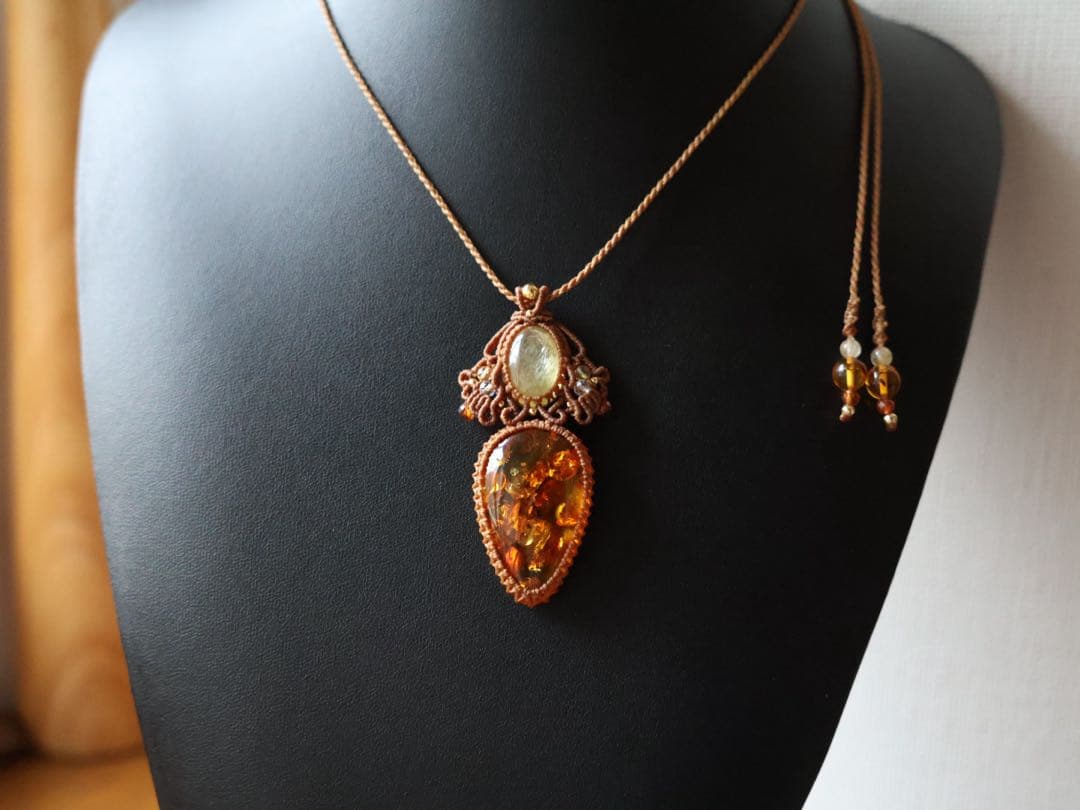 琥珀(花琥珀) ゴールドマイカ　マクラメ　ネックレス