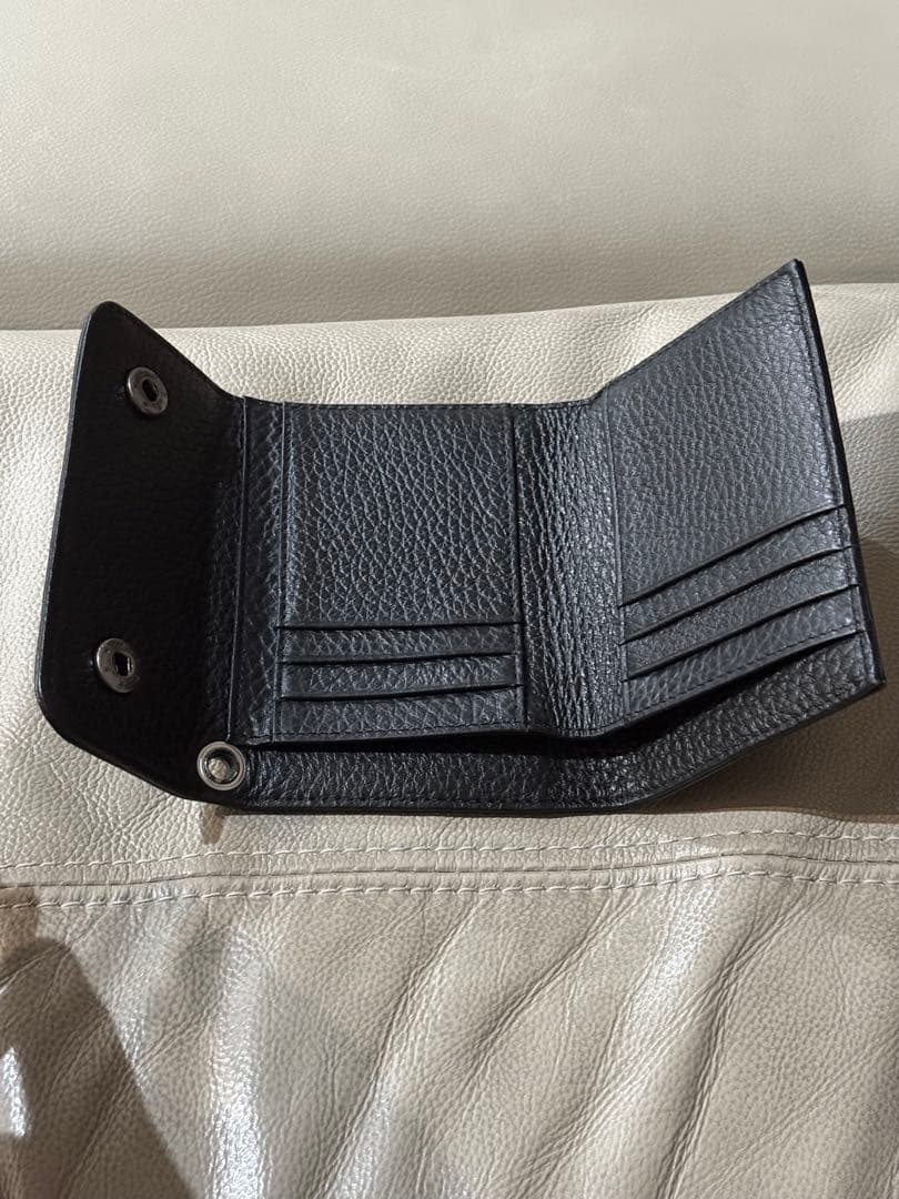 【本革】グレインレザー　クロス　ウォレット　チェーン穴あり　ブラック三つ折り財布