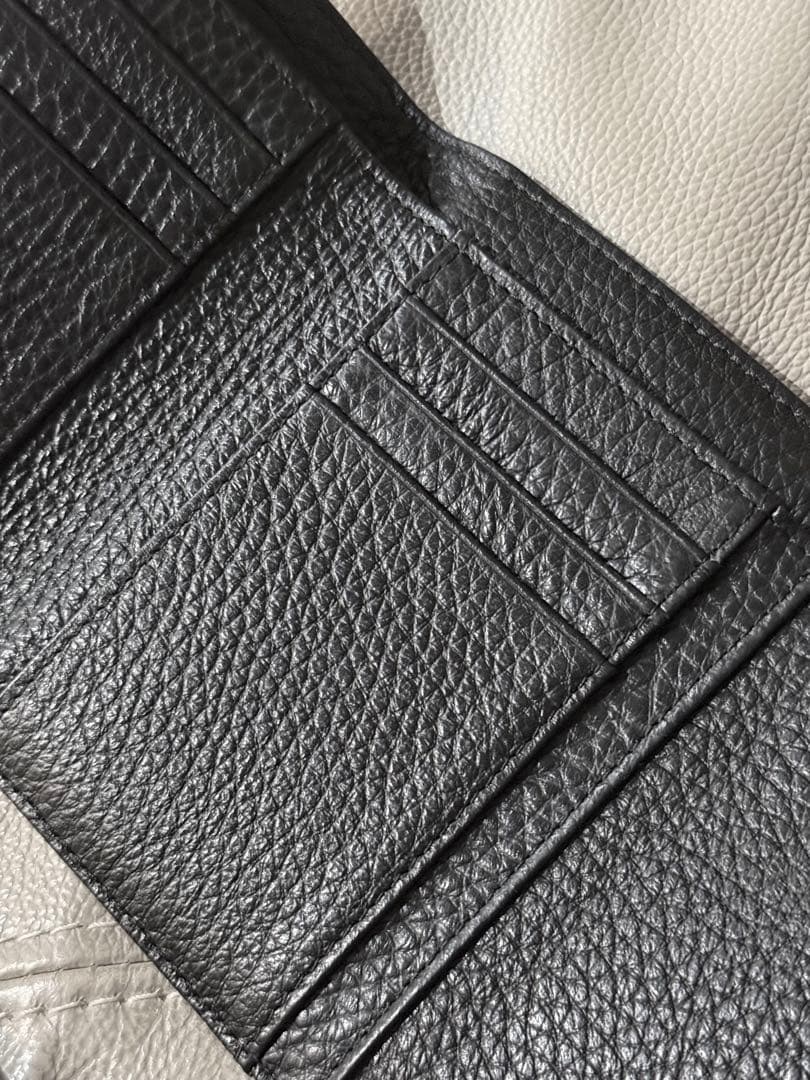 【本革】グレインレザー　クロス　ウォレット　チェーン穴あり　ブラック三つ折り財布