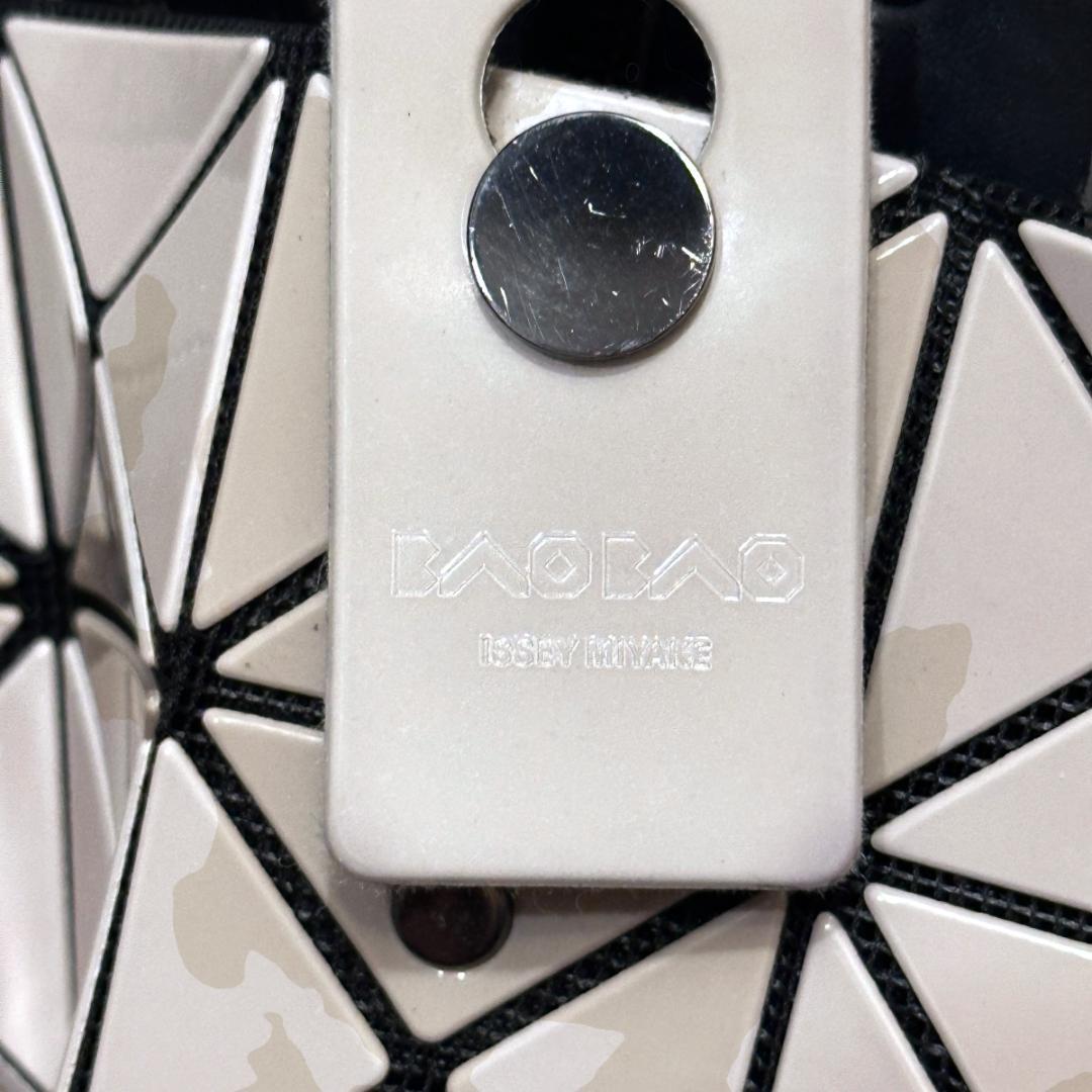 いちごISSEY MIYAKE BAOBAO ショルダーバッグ bg056