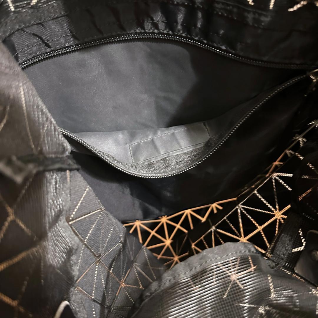 いちごISSEY MIYAKE BAOBAO ショルダーバッグ bg056