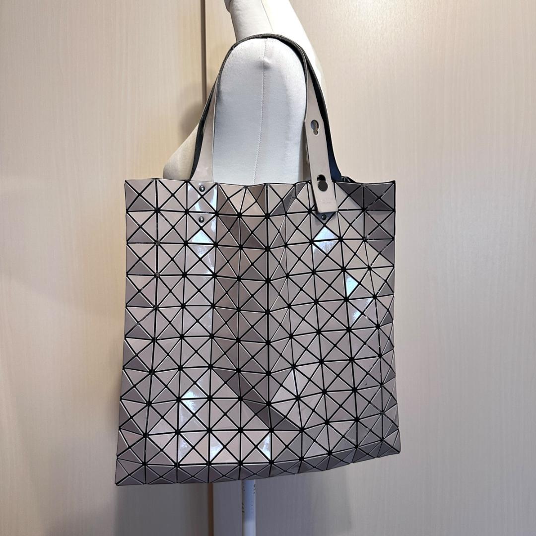 いちごISSEY MIYAKE BAOBAO ショルダーバッグ bg056
